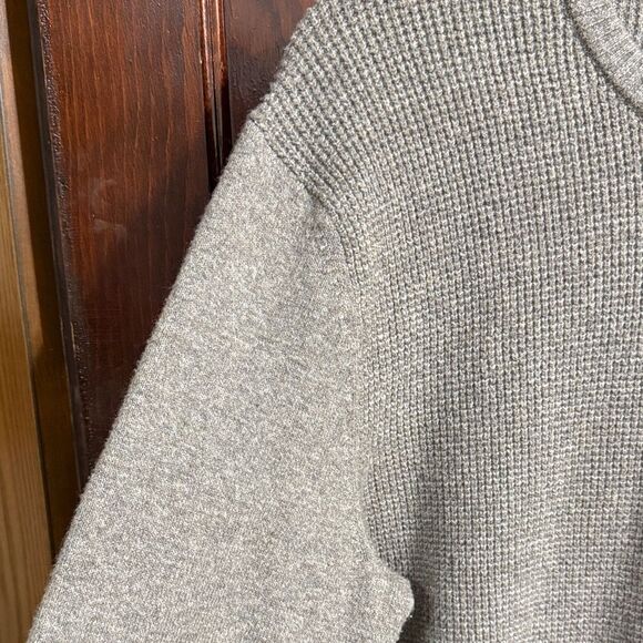 Banana Republic Men's Cream Crewneck Sweater - Picture 4 of 6